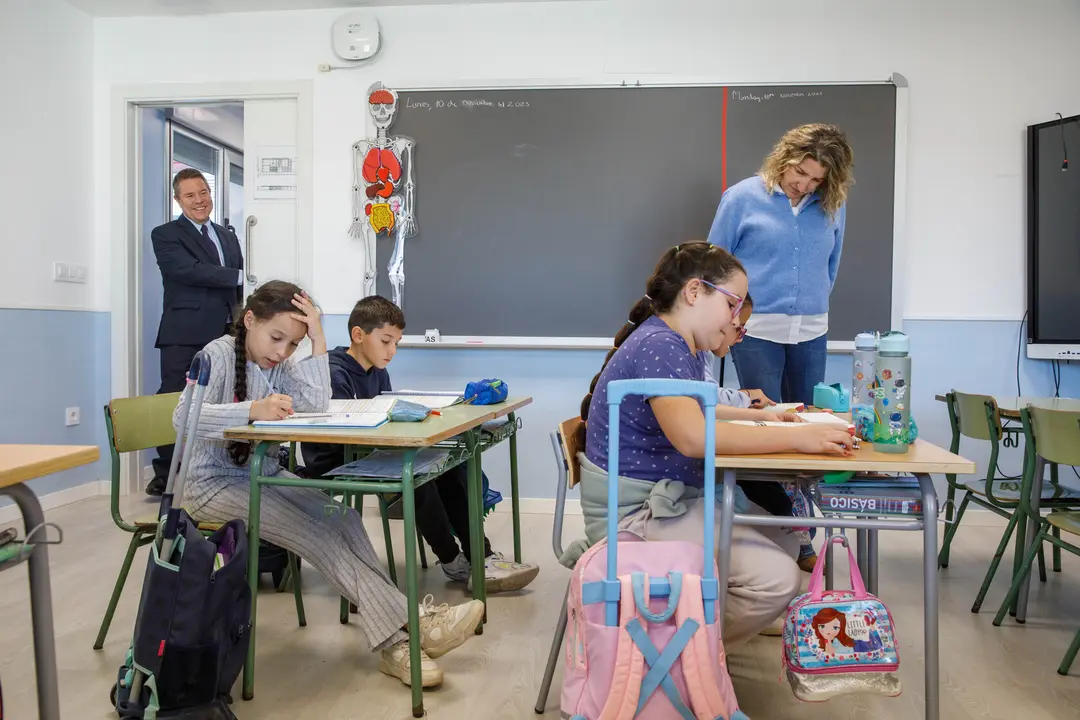 inauguracin-de-las-obras-de-mejora-de-la-seccin-del-cra-retama-en-el-acebrn-cuenca_54913281342_o