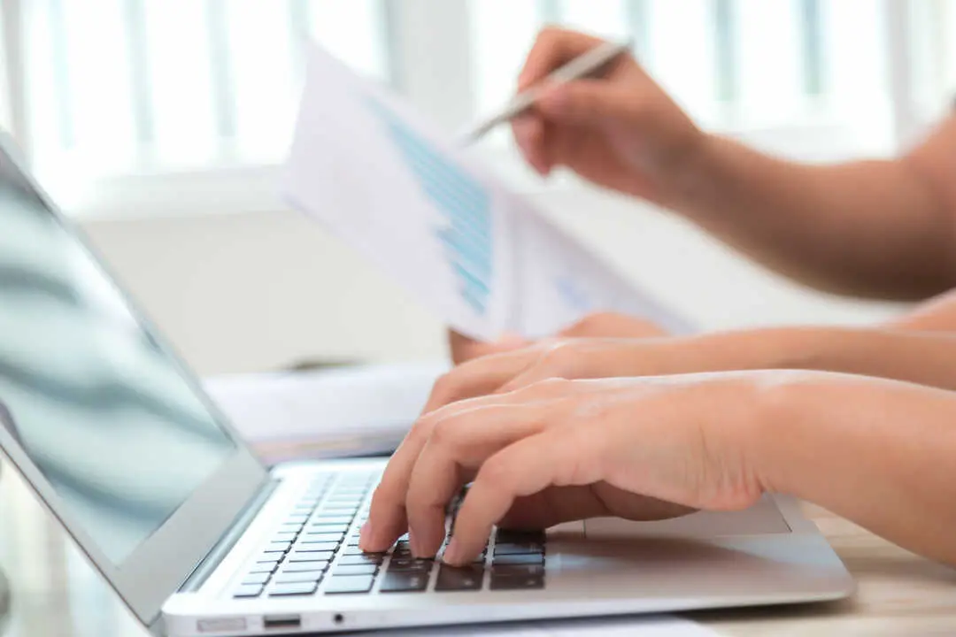 Fichaje de los trabajadores + factura electr&oacute;nica: digitalizaci&oacute;n laboral y fiscal